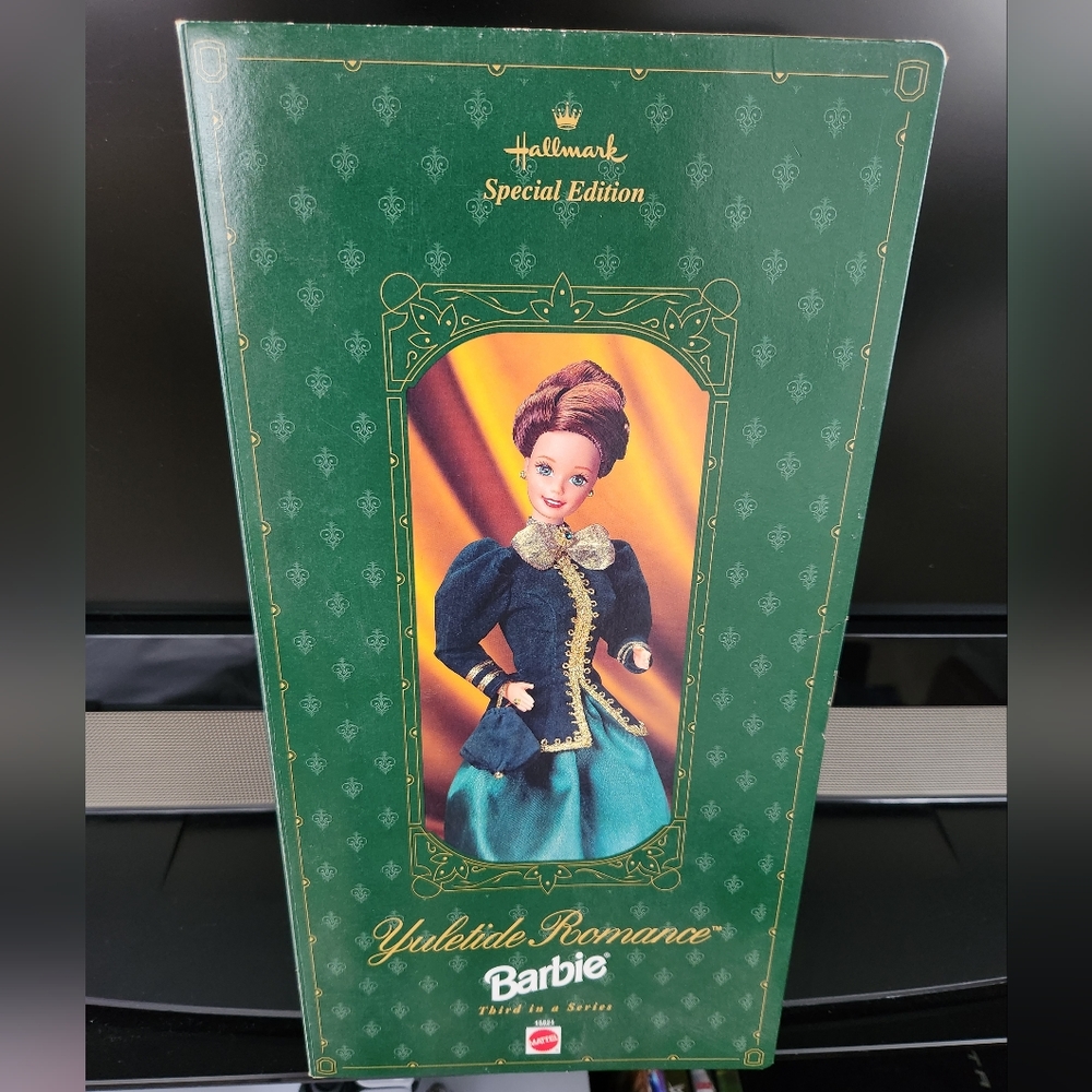 🍃 Hallmark Holiday Yuletide Romance Barbie